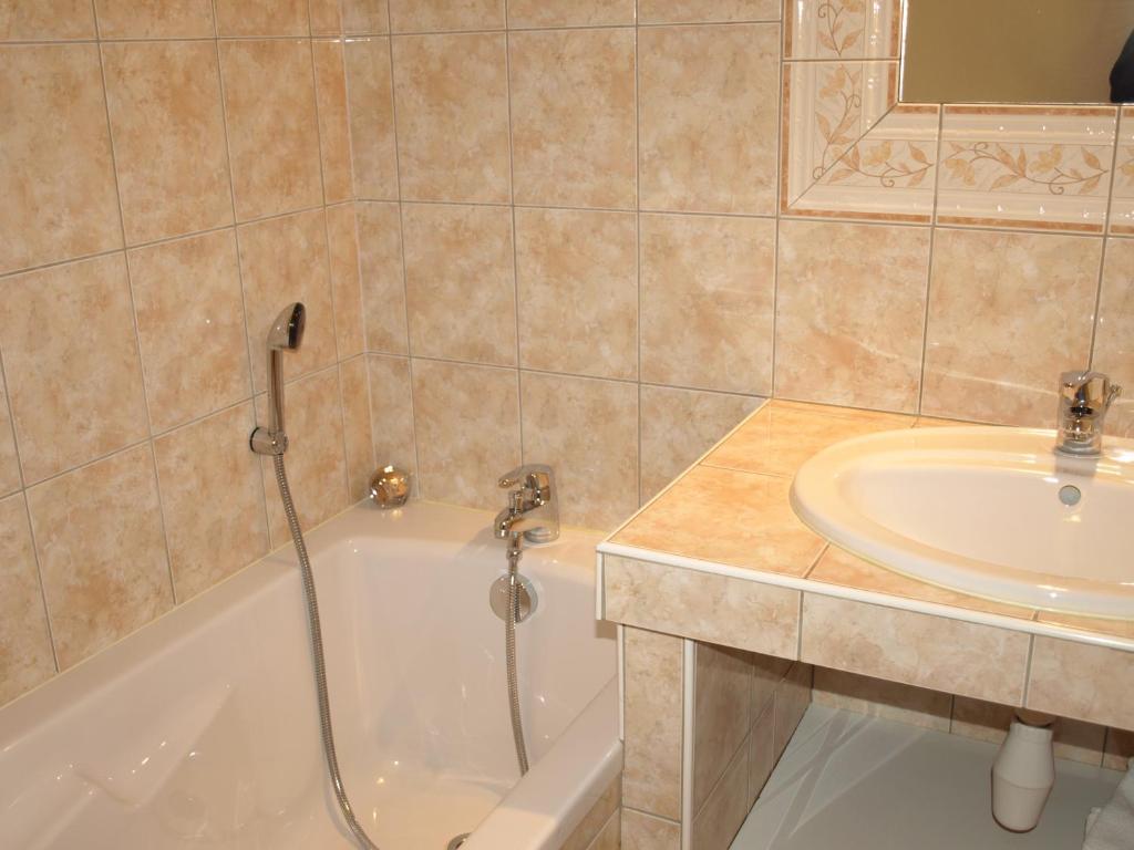 Hotel Arlequin Troyes Quarto foto
